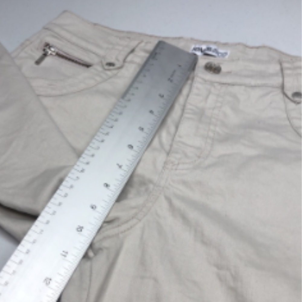 LIKE NEW JONES & CO. LIGHT-GRAY COTTON CAPRIS 12/31x13 ⭐️ - Picture 10 of 11